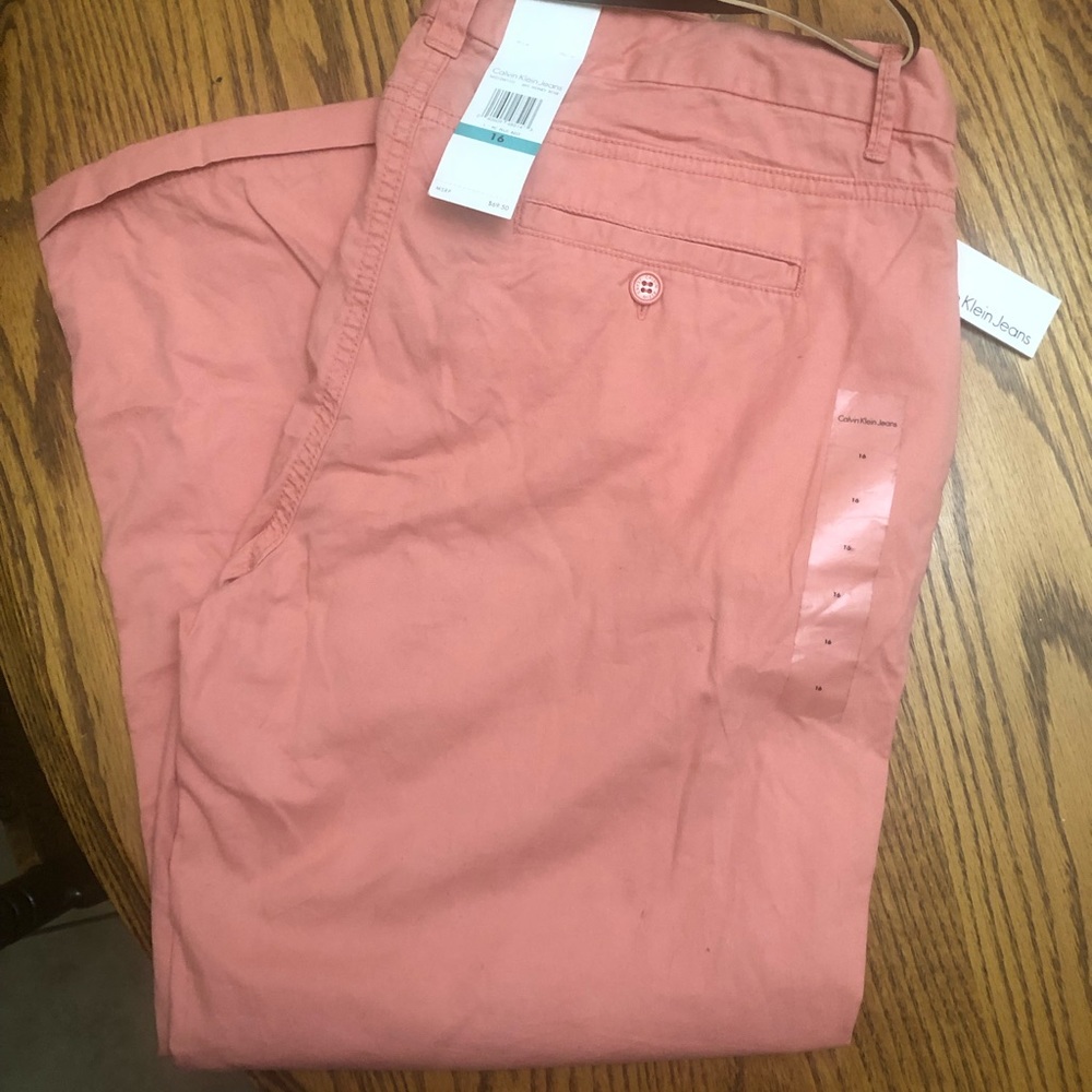 Brand New Calvin Klein Capri Pants!